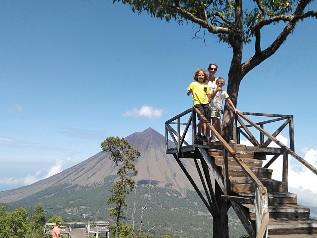 Arnolds Familly Homestay Bajawa ภายนอก รูปภาพ