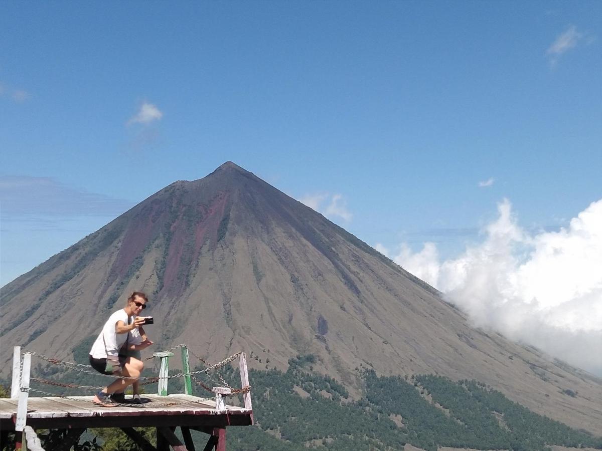 Arnolds Familly Homestay Bajawa ภายนอก รูปภาพ