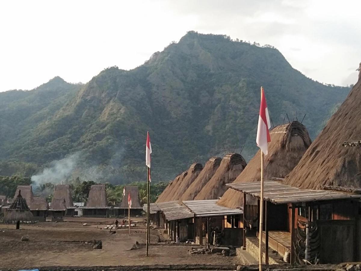 Arnolds Familly Homestay Bajawa ภายนอก รูปภาพ
