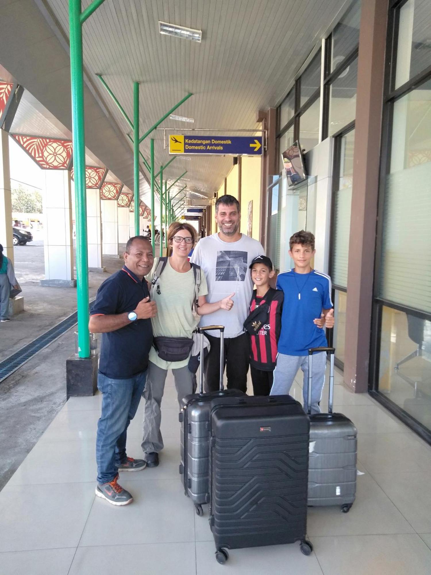 Arnolds Familly Homestay Bajawa ภายนอก รูปภาพ