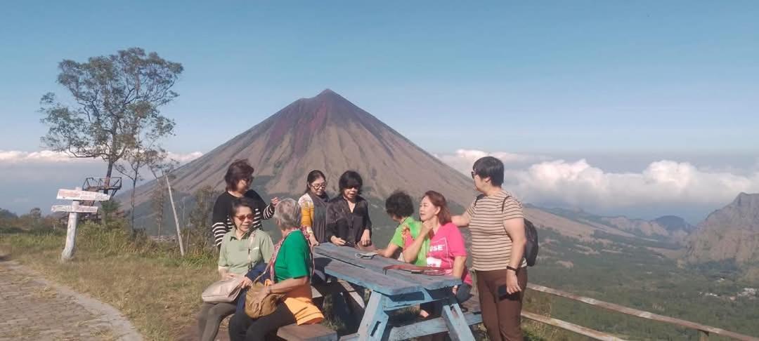 Arnolds Familly Homestay Bajawa ภายนอก รูปภาพ